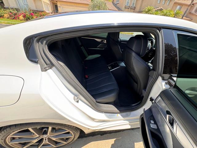 WBAGV8C01LBP48613 - 2020 BMW M850XI WHITE photo 6
