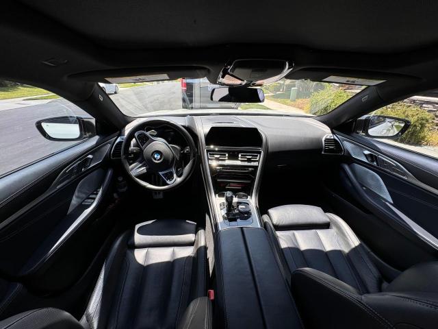 WBAGV8C01LBP48613 - 2020 BMW M850XI WHITE photo 9