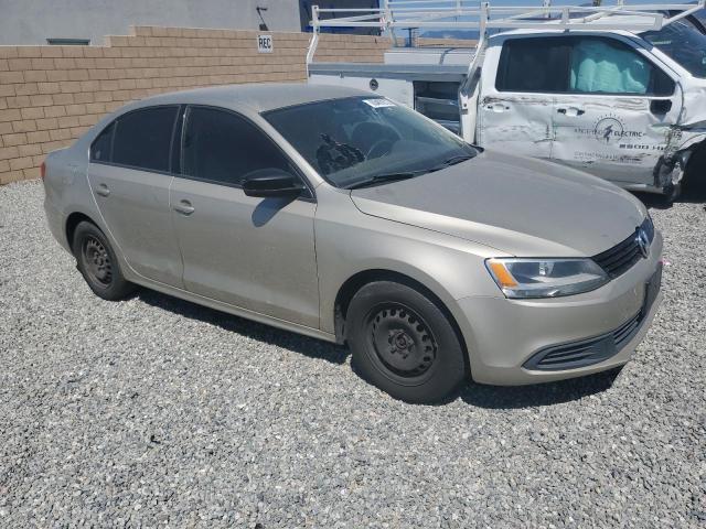 3VW2K7AJ2DM205113 - 2013 VOLKSWAGEN JETTA BASE 米色 照片 4