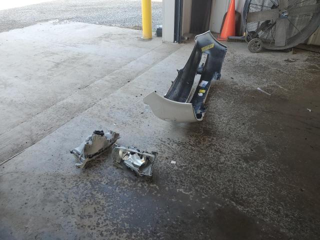 JTLKT324664062655 - 2006 TOYOTA SCION XB WHITE photo 12