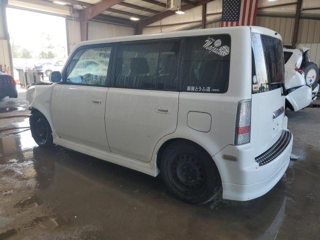 JTLKT324664062655 - 2006 TOYOTA SCION XB WHITE photo 2
