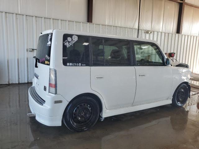 JTLKT324664062655 - 2006 TOYOTA SCION XB WHITE photo 3