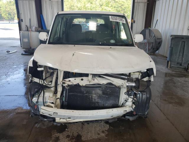 JTLKT324664062655 - 2006 TOYOTA SCION XB WHITE photo 5