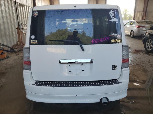 JTLKT324664062655 - 2006 TOYOTA SCION XB WHITE photo 6