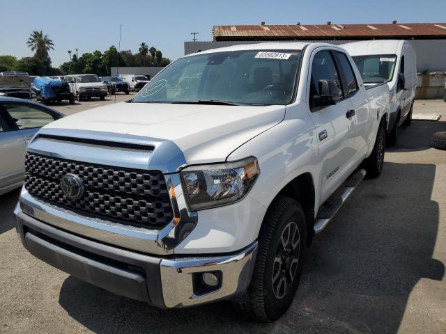 5TFRY5F17JX239907 - 2018 TOYOTA TUNDRA DOUBLE CAB SR/SR5 WHITE photo 1