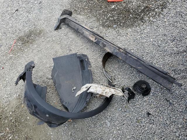 1FMCU0GD1HUE55983 - 2017 FORD ESCAPE SE WHITE photo 13