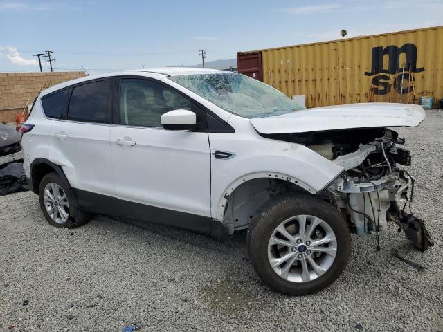1FMCU0GD1HUE55983 - 2017 FORD ESCAPE SE WHITE photo 4