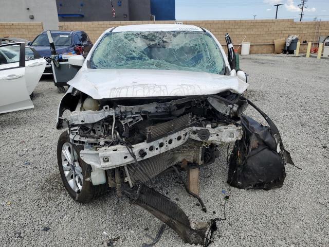 1FMCU0GD1HUE55983 - 2017 FORD ESCAPE SE WHITE photo 5