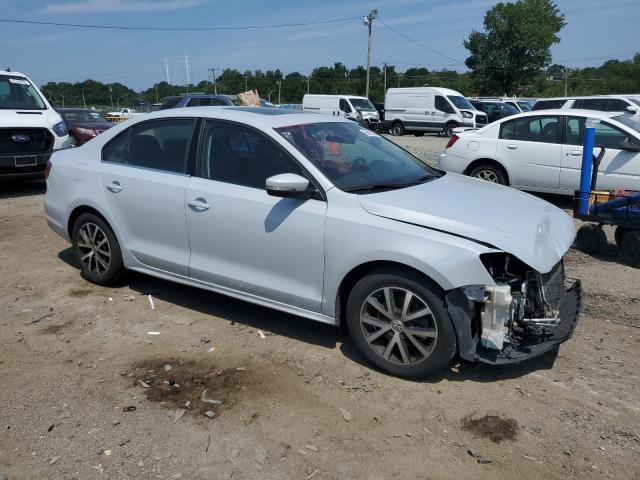 3VWDB7AJ0HM264689 - 2017 VOLKSWAGEN JETTA SE GRAY photo 4