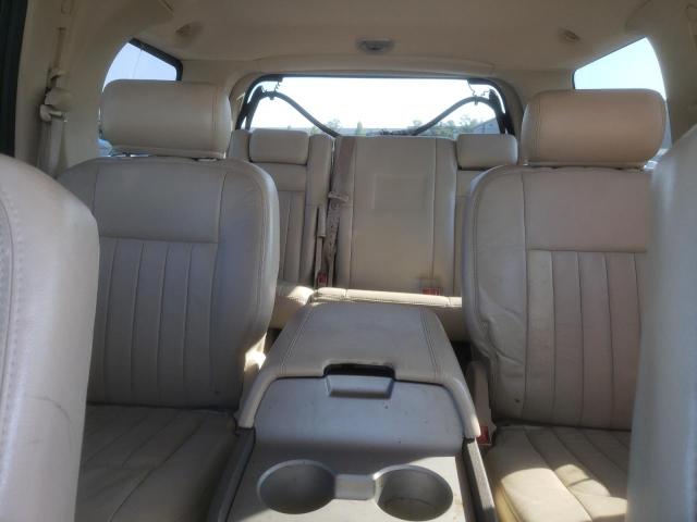 5LMFU28R44LJ23438 - 2004 LINCOLN NAVIGATOR ვერცხლისფერი ფოტო 10