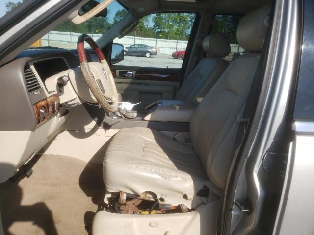 5LMFU28R44LJ23438 - 2004 LINCOLN NAVIGATOR ვერცხლისფერი ფოტო 7