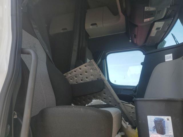 3AKJHHDR5LSMJ0152 - 2020 FREIGHTLINER CASCADIA 1 WHITE photo 6