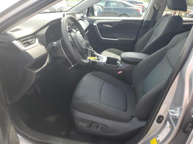 2T3W1RFV9SW389315 - 2025 TOYOTA RAV4 XLE 银色 照片 7