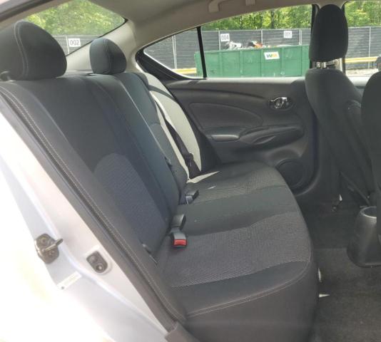 3N1CN7AP0KL862467 - 2019 NISSAN VERSA S SILVER photo 19