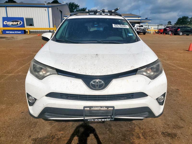 2T3WFREV7HW376929 - 2017 TOYOTA RAV4 XLE WHITE photo 5