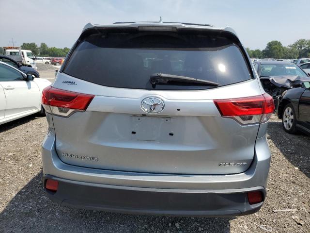 5TDJZRFH6HS450319 - 2017 TOYOTA HIGHLANDER SE SILVER photo 6