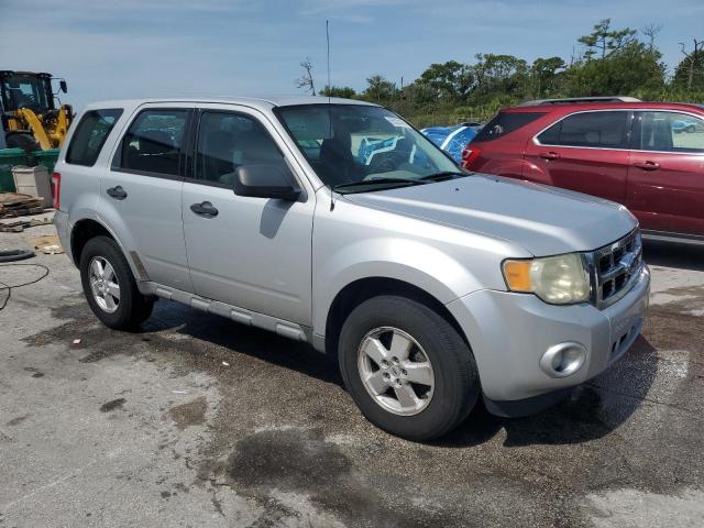 1FMCU02769KB47657 - 2009 FORD ESCAPE XLS SILVER photo 4