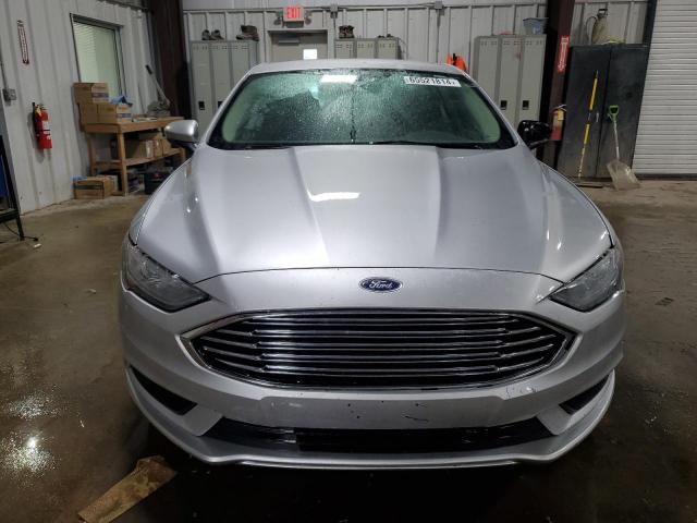 3FA6P0H71HR125503 - 2017 FORD FUSION SE SILVER photo 5