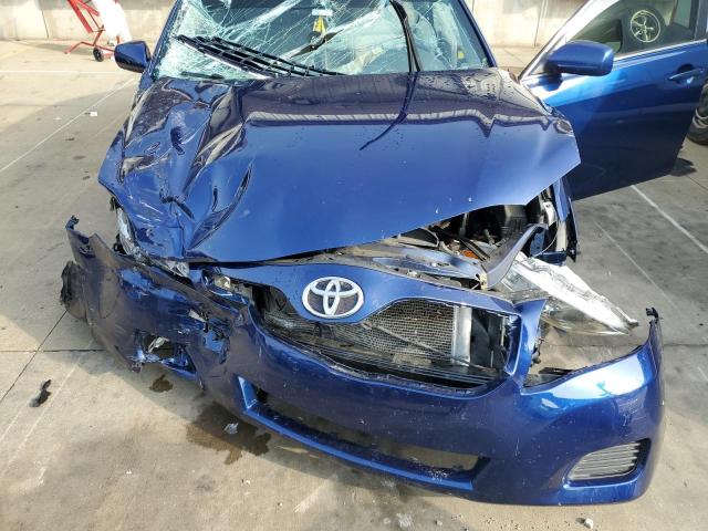 4T4BF3EK9BR122047 - 2011 TOYOTA CAMRY BASE BLUE photo 11