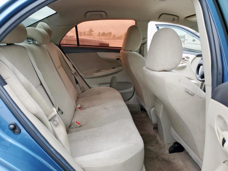 5YFBU4EE9DP102904 - 2013 TOYOTA COROLLA BASE Blau Foto 10