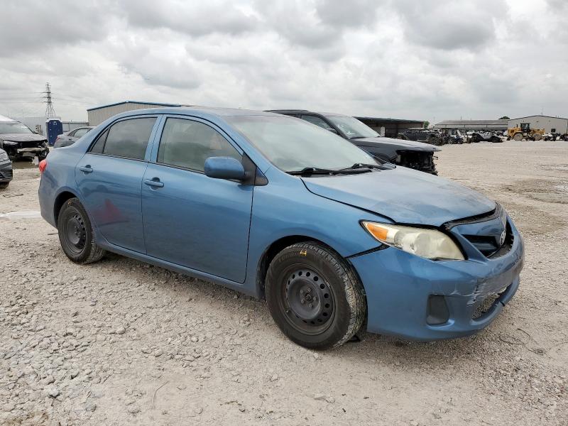 5YFBU4EE9DP102904 - 2013 TOYOTA COROLLA BASE Blau Foto 4