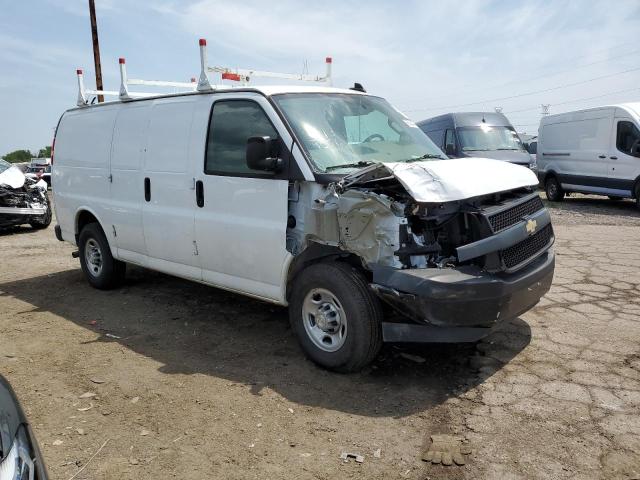 1GCWGAFP7M1244406 - 2021 CHEVROLET EXPRESS G2 WHITE photo 4