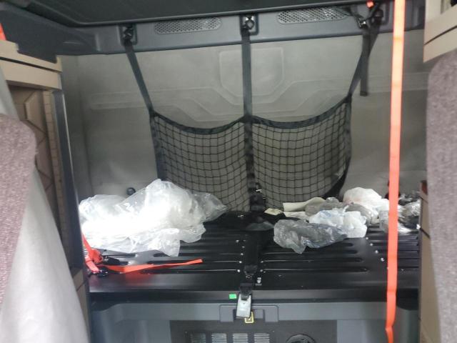 3AKJGLDRXHSHT2608 - 2017 FREIGHTLINER CASCADIA 1 WHITE photo 6