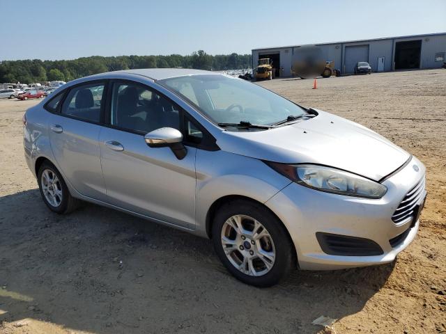 3FADP4BJ4FM179259 - 2015 FORD FIESTA SE SILVER photo 4