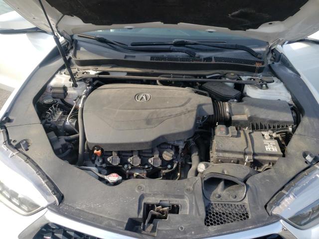 19UUB2F55JA005444 - 2018 ACURA TLX TECH WHITE photo 11