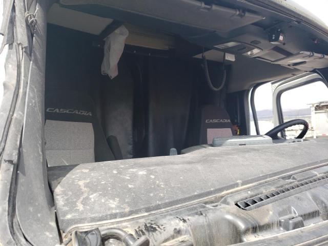 1FVHHTDV9LLLG5993 - 2020 FREIGHTLINER CASCADIA WHITE photo 6