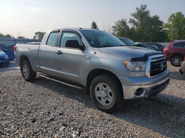 5TFUM5F10AX003251 - 2010 TOYOTA TUNDRA DOUBLE CAB SR5 SILVER photo 4