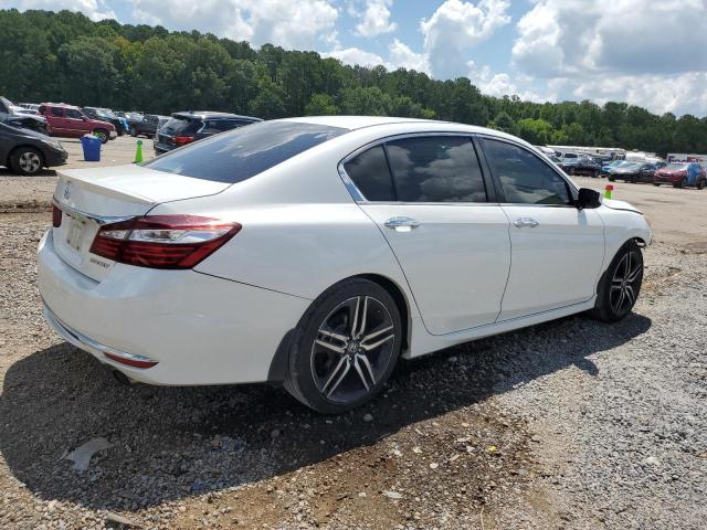 1HGCR2F5XHA207746 - 2017 HONDA ACCORD SPORT WHITE photo 3