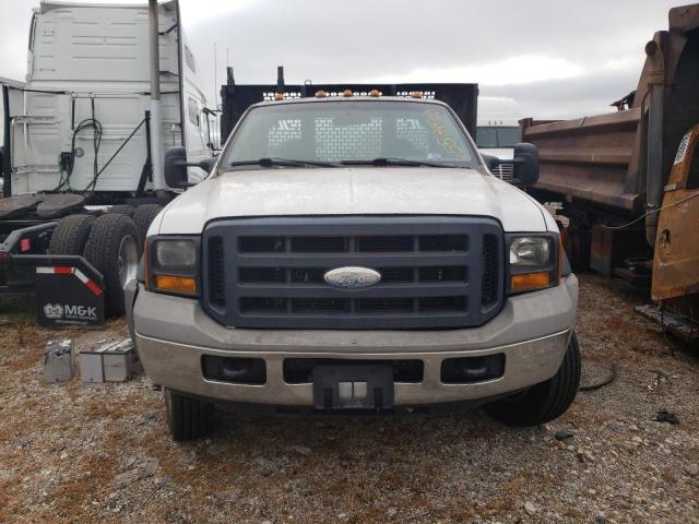 1FDAF56Y56EA02461 - 2006 FORD F550 SUPER DUTY WHITE photo 5