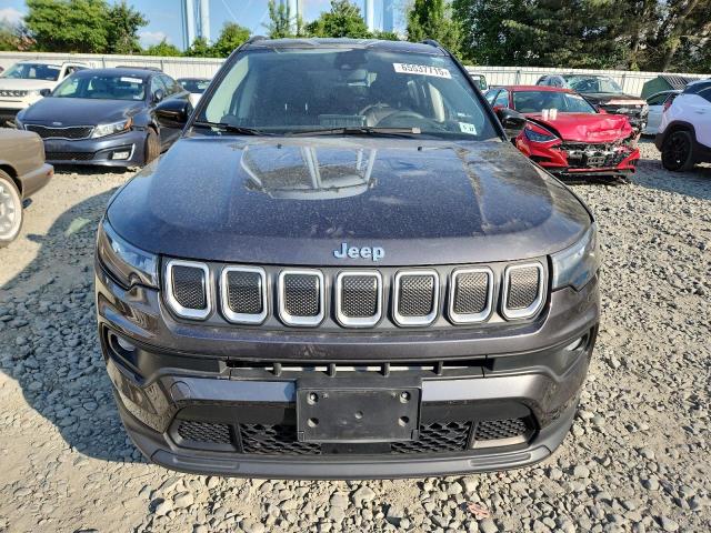 3C4NJDBB9NT154533 - 2022 JEEP COMPASS LATITUDE Grau Foto 5