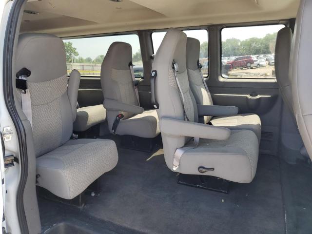 1GBZGPFG3H1248706 - 2017 CHEVROLET EXPRESS G3 LT WHITE photo 11