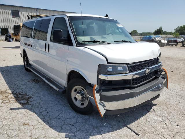1GBZGPFG3H1248706 - 2017 CHEVROLET EXPRESS G3 LT WHITE photo 4
