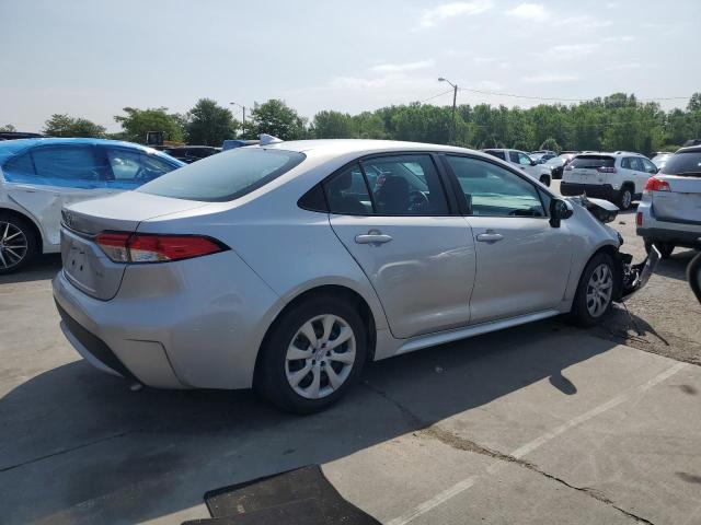 5YFEPMAE2MP240178 - 2021 TOYOTA COROLLA LE Gümüş fotoğraf 3