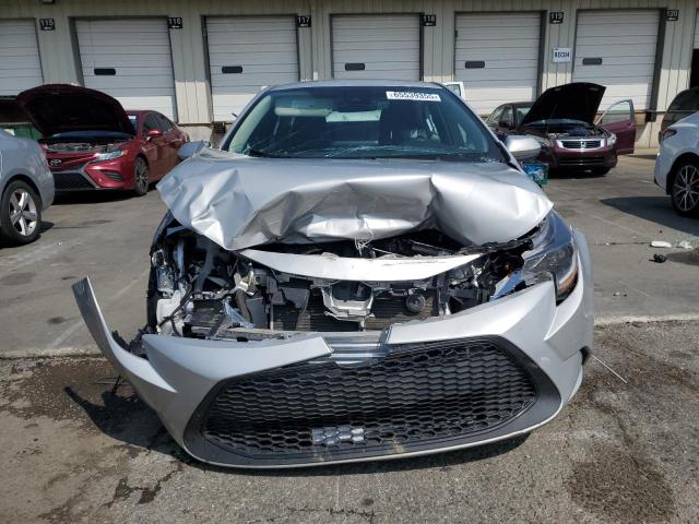 5YFEPMAE2MP240178 - 2021 TOYOTA COROLLA LE Gümüş fotoğraf 5