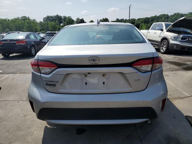 5YFEPMAE2MP240178 - 2021 TOYOTA COROLLA LE Gümüş fotoğraf 6