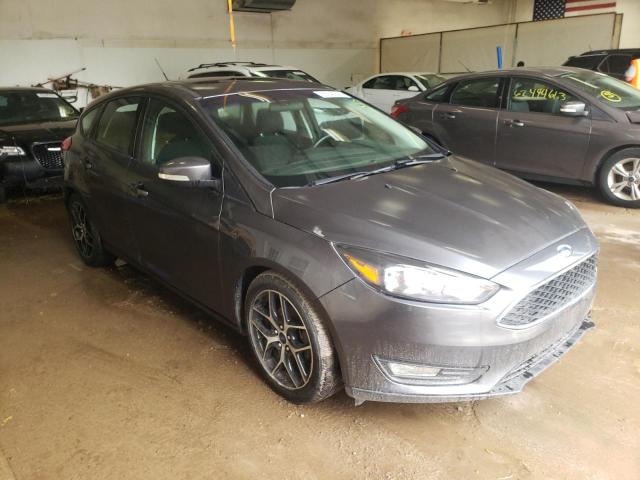 1FADP3M2XJL210007 - 2018 FORD FOCUS SEL GRAY photo 4