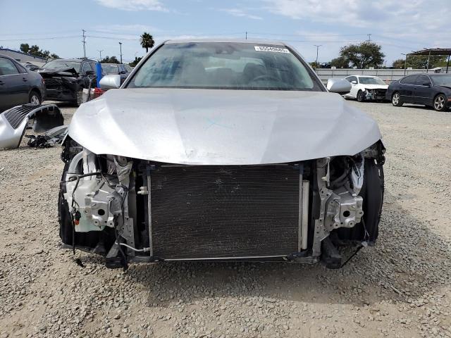 4T1B11HK2JU567303 - 2018 TOYOTA CAMRY L 银色 照片 5