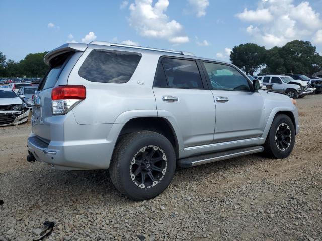 JTEZU5JR6D5050430 - 2013 TOYOTA 4RUNNER SR5 SILVER photo 3