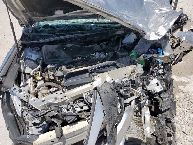 4T1B31HK0KU007324 - 2019 TOYOTA CAMRY LE SILVER photo 11