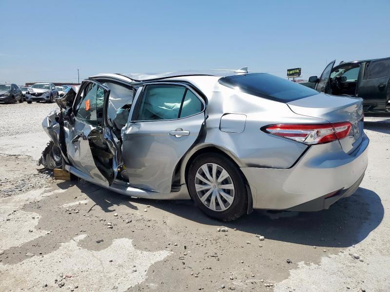 4T1B31HK0KU007324 - 2019 TOYOTA CAMRY LE SILVER photo 2