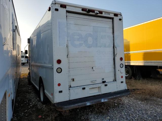 4UZAANBW12CJ99671 - 2002 FREIGHTLINER CHASSIS M LINE WALK-IN VAN WHITE photo 2