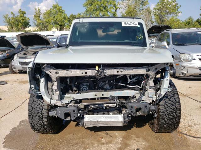 1FMDE5BH7NLB16431 - 2022 FORD BRONCO BASE GRAY photo 5