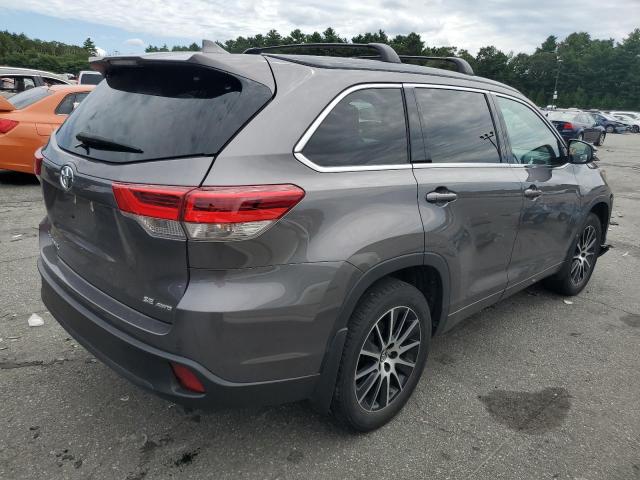 5TDJZRFH3HS359623 - 2017 TOYOTA HIGHLANDER SE GRAY photo 3