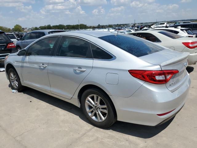 5NPE24AF3FH167717 - 2015 HYUNDAI SONATA SE SILVER photo 2