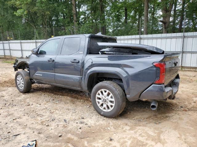 3TYKB5FN9RT006669 - 2024 TOYOTA TACOMA DOUBLE CAB ნაცრისფერი ფოტო 2