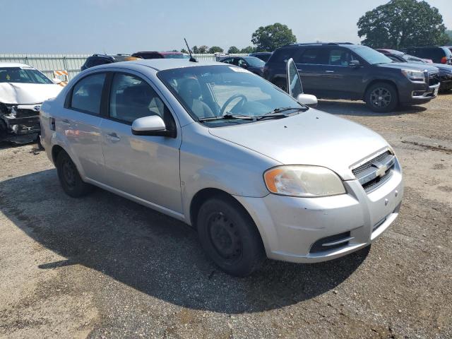 KL1TD56E39B676422 - 2009 CHEVROLET AVEO LS SILVER photo 4